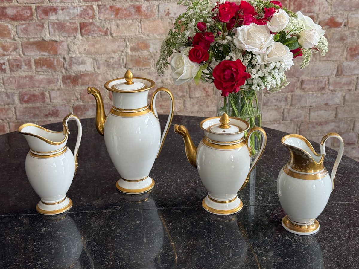 porcelāna komplekts - 2gab piena krūzes un 2gab tējkannas (6958) - Image 1