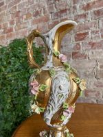 Porcelāna vāze ar zelta krāsas un rožu detaļām (2334) - Image 4