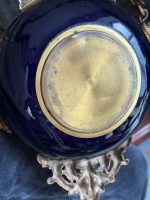 Grezns antīks porcelāna sienas pulkstenis — historisma stilā - antique french wall clock cartal porcelain bronze blue gold (6497) - Image 16