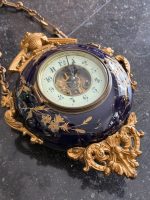 Grezns antīks porcelāna sienas pulkstenis — historisma stilā - antique french wall clock cartal porcelain bronze blue gold (6497) - Image 3