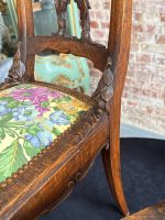 Antīku Jugendstila koka krēslu pāris ar smalkiem kokgriezumiem (Pair of French Art Nouveau Carved Oak Chairs with Floral Upholstery) (7001) - Image 20
