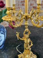 Lampe de table avec figure féminine, finition or brillant, base en marbre noir, taille moyenne, 4 ampoules (6391) – Image 10