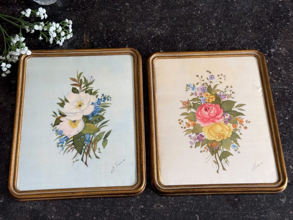 Små lærredsmalerier med blomster, lette, fås i 2 stk.