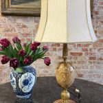 Bordlampe med kuppel og marmor, mellem størrelse, 1 pære, medium vægt