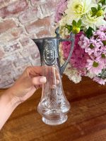 Antīka jūgendstila stikla karafe ar reljefu metāla apdari un gravējumu (Antique Art Nouveau Glass Carafe with Metal Mount) (5925)