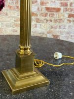 Bordlampe med kuppel, søylemotiv, 2 lyspærer, middels stor (6387) - Bilde 12