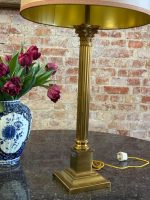 Bordlampe med kuppel, søylemotiv, 2 lyspærer, middels stor (6387) - Bilde 2