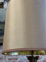 Bordlampe med kuppel, søylemotiv, 2 lyspærer, middels stor (6387) - Bilde 11