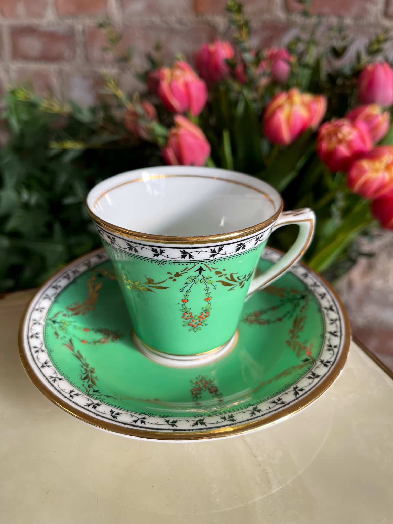 Porcelāna tējas/kafijas krūze ar šķīvi, Maza Izmēra (2991) - Image 1