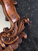 Kokgriezuma sienas spogulis — rokokō stilā (Carved Wooden Wall Mirror in Rococo Style) (7021) - Image 12
