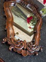 Kokgriezuma sienas spogulis — rokokō stilā (Carved Wooden Wall Mirror in Rococo Style) (7021) - Image 8