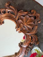Kokgriezuma sienas spogulis — rokokō stilā (Carved Wooden Wall Mirror in Rococo Style) (7021) - Image 6