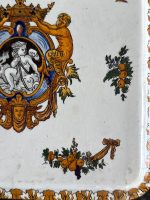 Antīka Žjēnas fajansa paplāte ar renesanses motīviem — Gien manufaktūra (antique gien faience serving tray) (6574) - Image 9