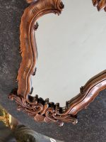 Kokgriezuma sienas spogulis — rokokō stilā (Carved Wooden Wall Mirror in Rococo Style) (7021) - Image 9