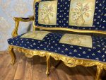 Zeltēts Luija XV salona komplekts ar ziedu gobelēnu, liela izmēra sofa + 2 lieli krēsli ar roku balstiem, (224) - Image 13