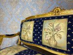 Zeltēts Luija XV salona komplekts ar ziedu gobelēnu, liela izmēra sofa + 2 lieli krēsli ar roku balstiem, (224) - Image 17