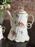 Francijas porcelāna komplekts ar ziedu motīviem — Napoleona III stilā (French Porcelain Tea Set with Floral Motifs in Napoleon III Style) (6570) - Image 7