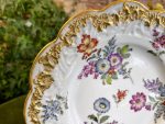 Porcelāna šķīvis, maza izmēra ar ļoti smalku detalizāciju, gleznojumiem (25570) - Image 5