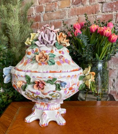 Lågkrukke med blomsterdetaljer, lille (2960)