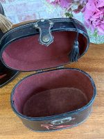 Antīkas franču kosmētikas ceļojumu kastes — historisma stilā - antique french vanity case boxes leather (5976) - Image 10