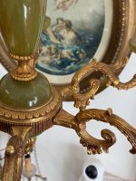 Antīka stila misiņa un zaļā oniksa griestu lampa uz 6 spuldzēm — Luija XVI stilā (antique brass onyx chandelier 6 lights) (6670 - Image 9