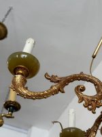 Antīka stila misiņa un zaļā oniksa griestu lampa uz 6 spuldzēm — Luija XVI stilā (antique brass onyx chandelier 6 lights) (6670 - Image 11