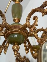 Antīka stila misiņa un zaļā oniksa griestu lampa uz 6 spuldzēm — Luija XVI stilā (antique brass onyx chandelier 6 lights) (6670 - Image 5