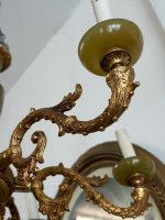 Antīka stila misiņa un zaļā oniksa griestu lampa uz 6 spuldzēm — Luija XVI stilā (antique brass onyx chandelier 6 lights) (6670 - Image 10
