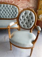 Grezns zeltīts salona mēbeļu komplekts ar gaiši zilu zīda apdari — Luija XVI stilā, (Antique gilded salon suite light blue silk) (2414) - Image 5