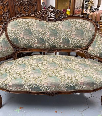 Sofa med fine udskæringer, stor størrelse (3752)