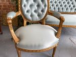 Grezns zeltīts salona mēbeļu komplekts ar gaiši zilu zīda apdari — Luija XVI stilā, (Antique gilded salon suite light blue silk) (2414) - Image 18