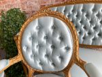 Grezns zeltīts salona mēbeļu komplekts ar gaiši zilu zīda apdari — Luija XVI stilā, (Antique gilded salon suite light blue silk) (2414) - Image 21