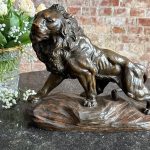 Løveskulptur i terracotta – Armand Fagotto, animalistik, ~1900–1920
