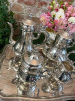 Apsudrabots tējas un kafijas servējamais komplekts ar paplāti — baroka stilā, (Silver Plated Tea and Coffee Service with Tray — Baroque Style) (2551) - Image 9