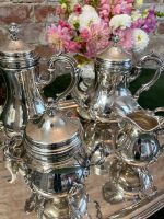 Apsudrabots tējas un kafijas servējamais komplekts ar paplāti — baroka stilā, (Silver Plated Tea and Coffee Service with Tray — Baroque Style) (2551) - Image 10