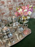 Apsudrabots tējas un kafijas servējamais komplekts ar paplāti — baroka stilā, (Silver Plated Tea and Coffee Service with Tray — Baroque Style) (2551) - Image 3