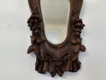 Ozolkoka sienas spogulis ar krāšņiem ziedu kokgriezumiem — Jūgendstilā (Antique Oak Wall Mirror with Floral Carvings in Jugendstil) (4137) - Image 4