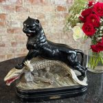 Stor terrakottaskulptur "Tiger og Krokodille" — Fransk Art Deco