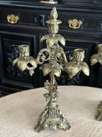 Bronzas Svečturu Pāris Četrām Svecēm ar Tulpju Ornamentiku — Historicisms, Francija/Beļģija, 19.gs. (5818) - Image 3