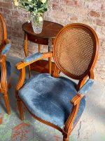 Fauteuil Krēsli ar Cannage Sietu un Zilu Samtu — Luija XVI stils, Francija, 20.gs. (6580) - Image 3