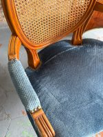 Fauteuil Krēsli ar Cannage Sietu un Zilu Samtu — Luija XVI stils, Francija, 20.gs. (6580) - Image 11