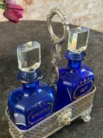 Antīks dzērienu karafeļu komplekts apsudrabotā statīvā ar lauvas galvām un ķepām (Antique decanter set in a silver-plated stand) (6404) - Image 11