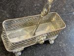 Antīks dzērienu karafeļu komplekts apsudrabotā statīvā ar lauvas galvām un ķepām (Antique decanter set in a silver-plated stand) (6404) - Image 16