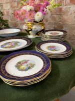 "Marguises" porcelāna šķīvju komplekts ar romantisku motīvu ("Marguises" porcelain plate set with romantic motifs and blue border) (2552) - Image 10