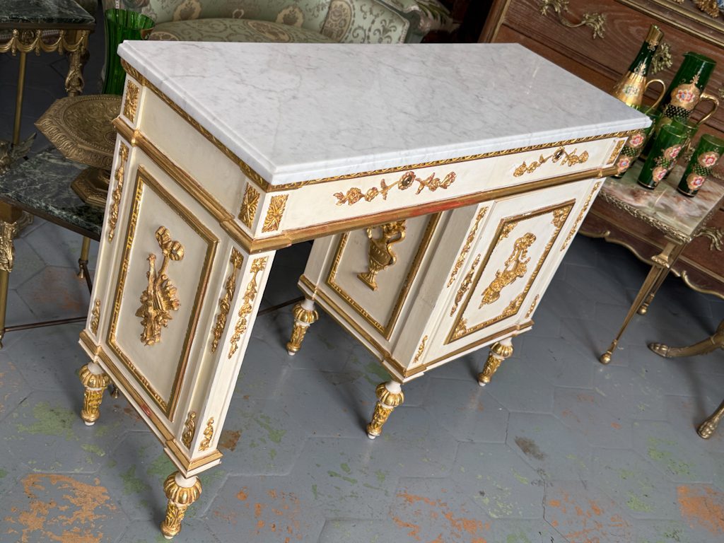 Konsole ar Marmora Virsmu un Zeltītiem Kokgriezumiem — Louis XVI stils, 20. gs. vidus (5709) - Image 1