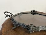 Antīka stila dekoratīvā paplāte ar stiklu — Luija XV stilā (antique silver glass mirror tray platter) (5264) - Image 4