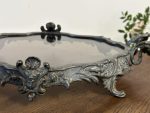 Antīka stila dekoratīvā paplāte ar stiklu — Luija XV stilā (antique silver glass mirror tray platter) (5264) - Image 8