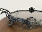 Antīka stila dekoratīvā paplāte ar stiklu — Luija XV stilā (antique silver glass mirror tray platter) (5264) - Image 3