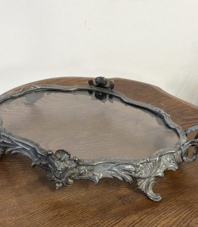 Antik dekorativ bakke med glas - Louis XV stil (5264)