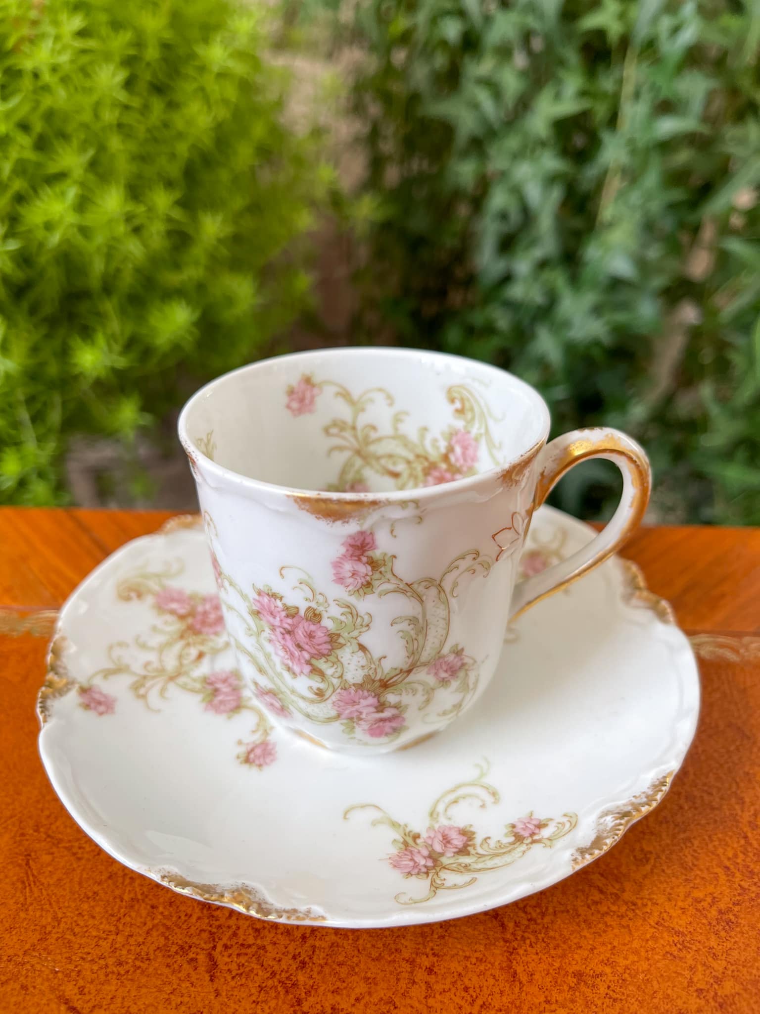 Porcelāna krūzīte ar šķīvīti, "Limoge", ziedu raksts, maza izmēra (2613) - Image 1